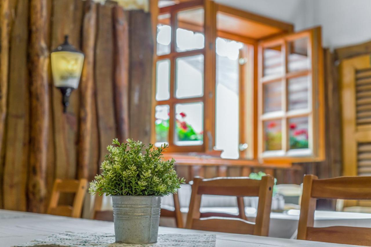 Lipicai Hotel Es Etterem Szilvasvarad Ngoại thất bức ảnh