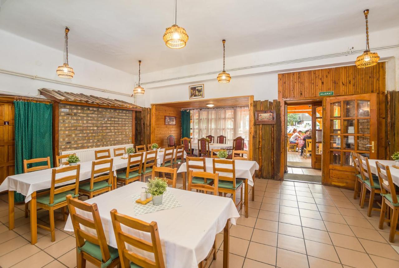 Lipicai Hotel Es Etterem Szilvasvarad Ngoại thất bức ảnh
