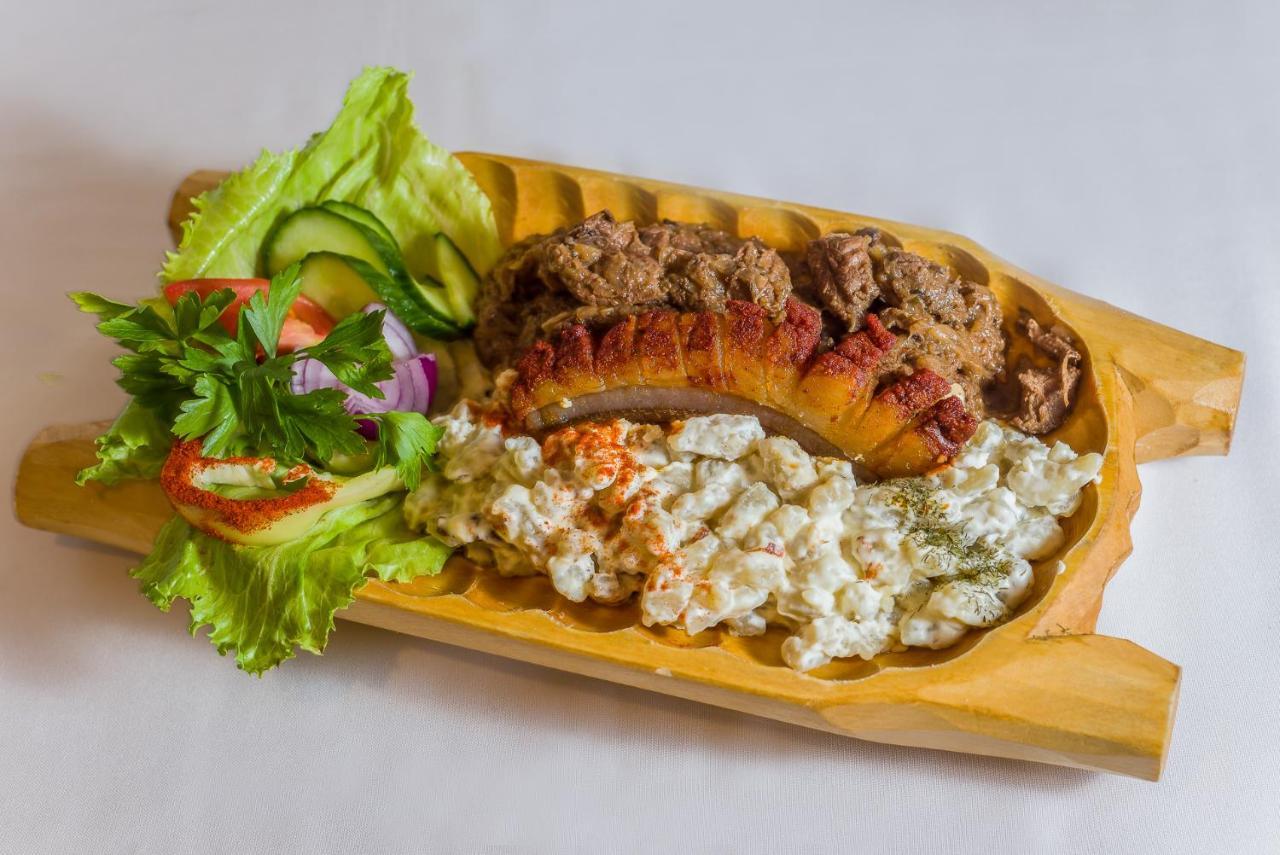 Lipicai Hotel Es Etterem Szilvasvarad Ngoại thất bức ảnh