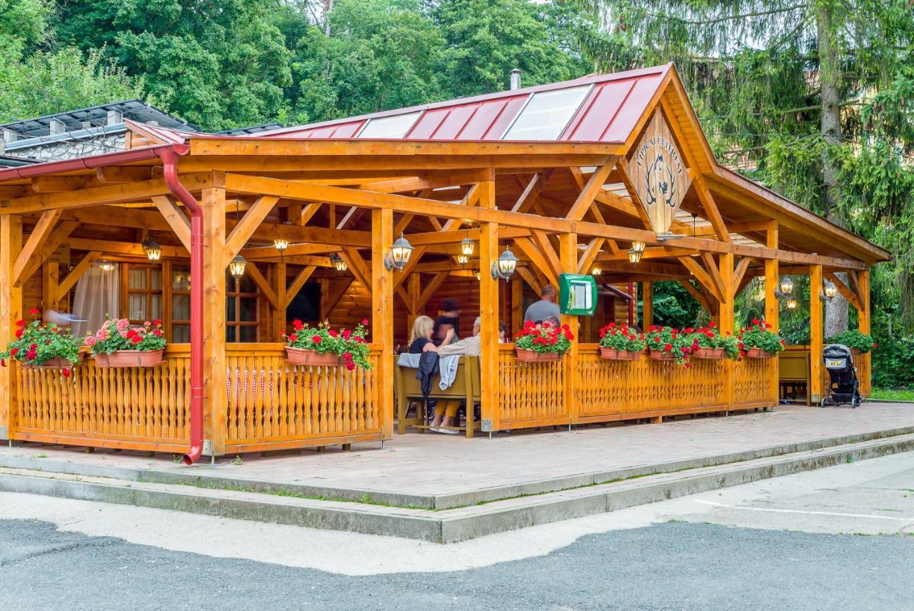 Lipicai Hotel Es Etterem Szilvasvarad Ngoại thất bức ảnh