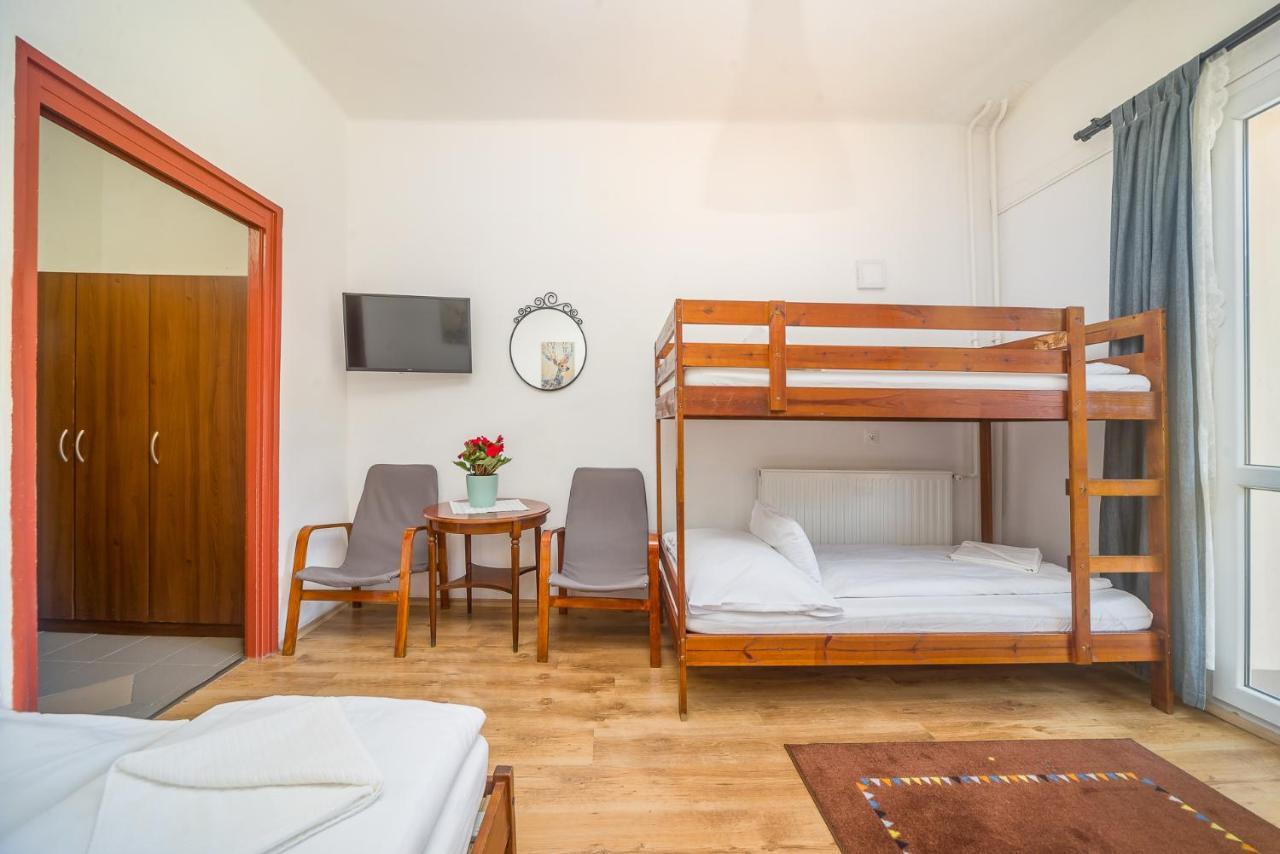 Lipicai Hotel Es Etterem Szilvasvarad Ngoại thất bức ảnh