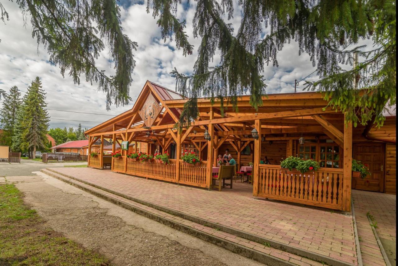 Lipicai Hotel Es Etterem Szilvasvarad Ngoại thất bức ảnh