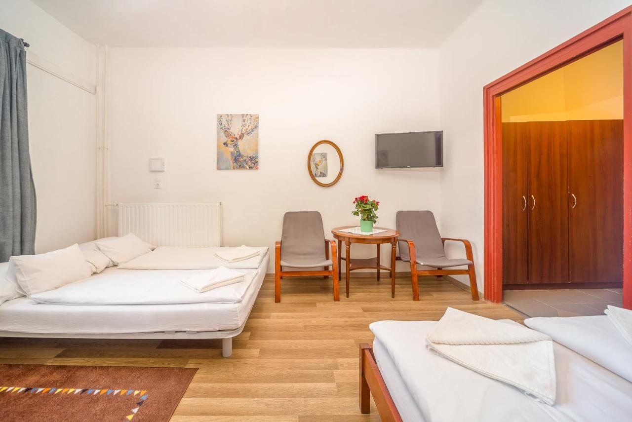 Lipicai Hotel Es Etterem Szilvasvarad Ngoại thất bức ảnh
