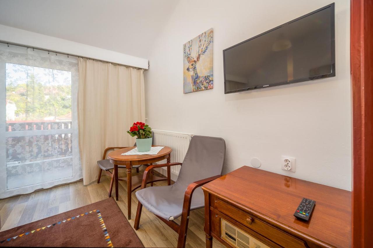 Lipicai Hotel Es Etterem Szilvasvarad Ngoại thất bức ảnh
