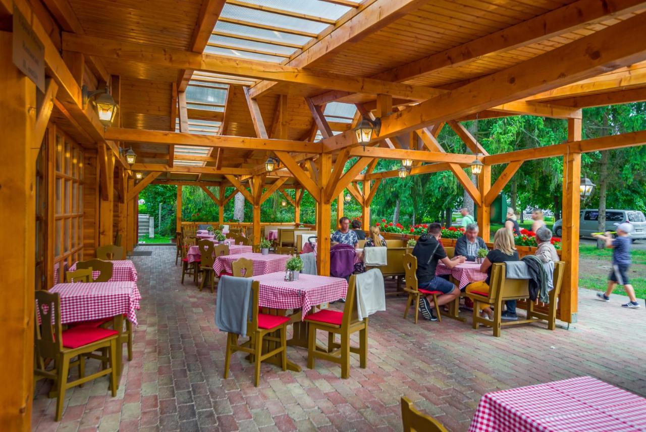 Lipicai Hotel Es Etterem Szilvasvarad Ngoại thất bức ảnh
